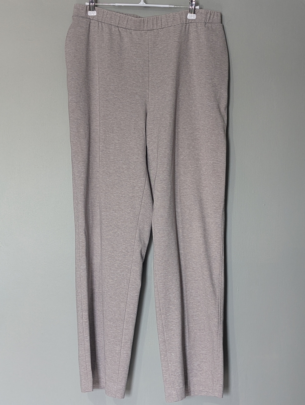 Alia Women’s Gray Knit Straight Leg Pull-On Pants